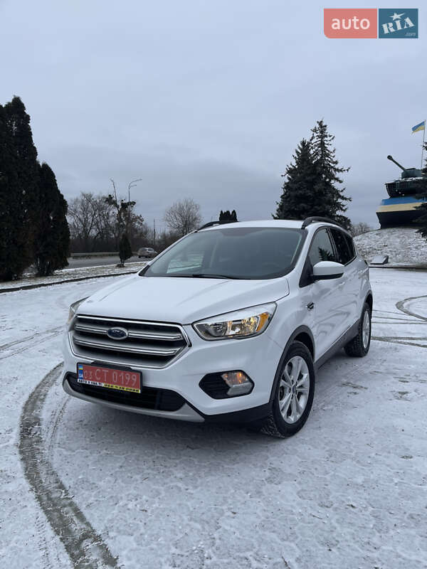 Внедорожник / Кроссовер Ford Escape 2016 в Дубно Внедорожник / Кроссовер Ford Escape 2016 в Дубно