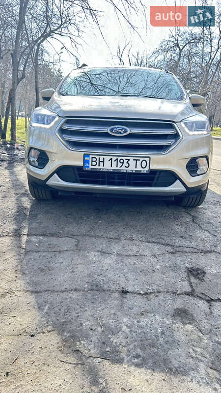 Внедорожник / Кроссовер Ford Escape 2018 в Одессе
