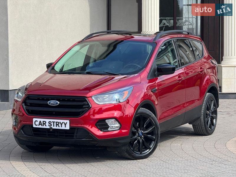 Внедорожник / Кроссовер Ford Escape 2017 в Стрые