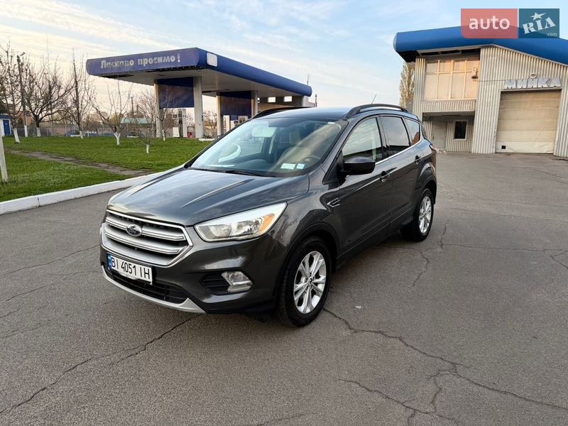Внедорожник / Кроссовер Ford Escape 2016 в Лубнах