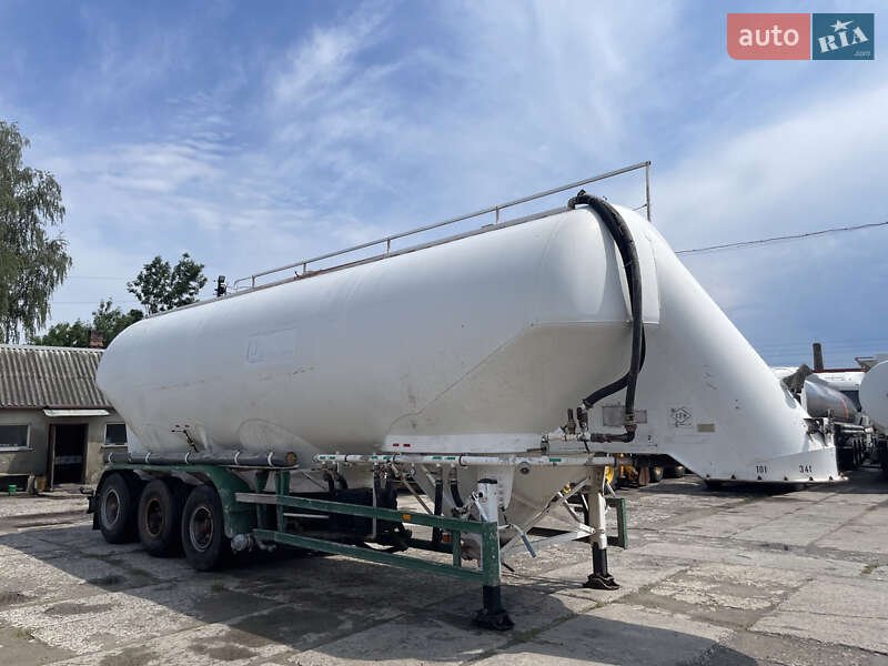 Цистерна полуприцеп Feldbinder EUT 1989 в Львове