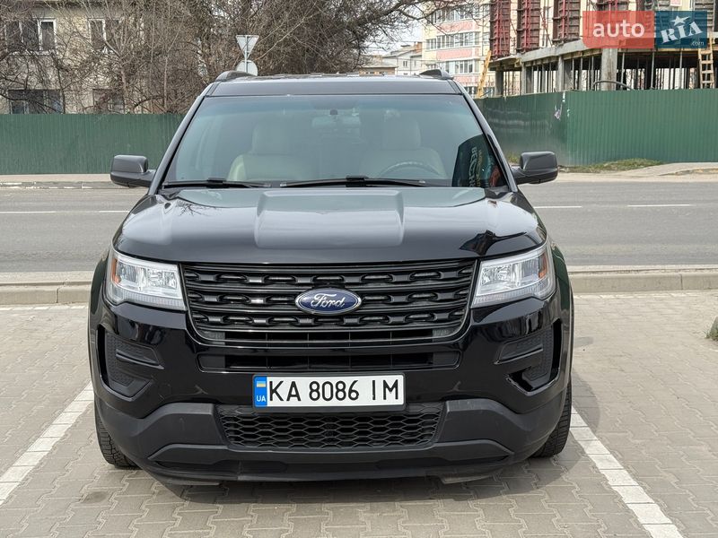 Внедорожник / Кроссовер Ford Explorer 2015 в Вишневом