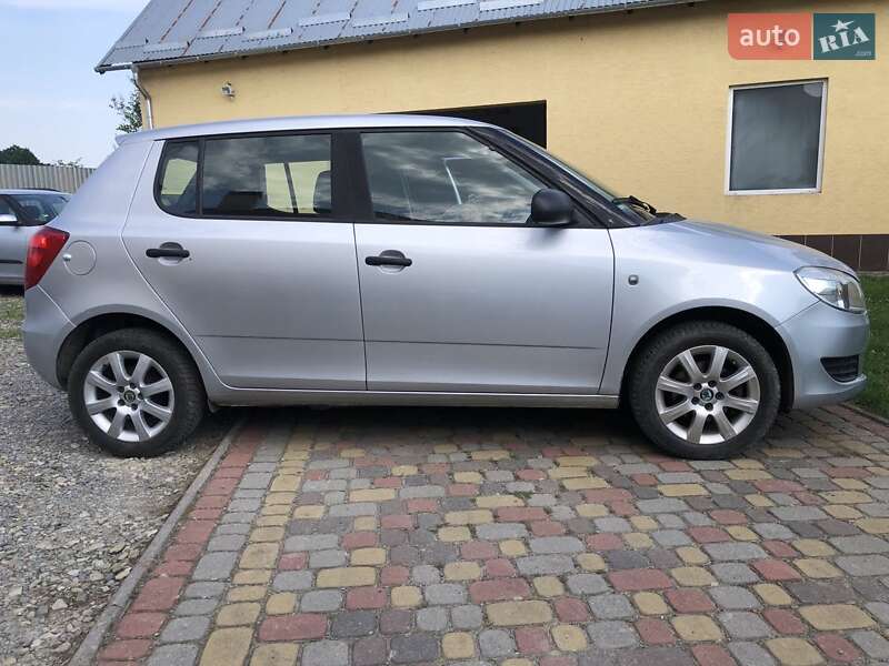 Хэтчбек Skoda Fabia 2012 в Стрые