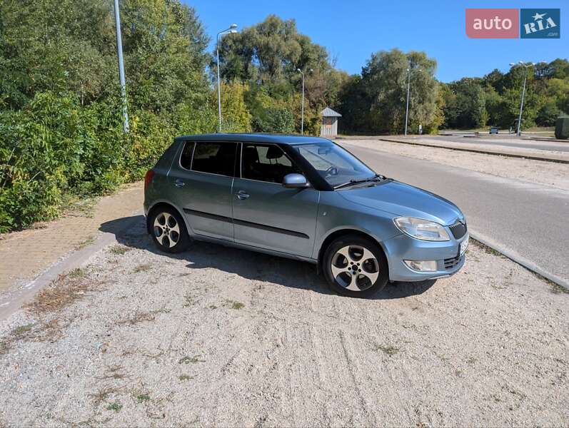 Хэтчбек Skoda Fabia 2010 в Днепре Хэтчбек Skoda Fabia 2010 в Днепре