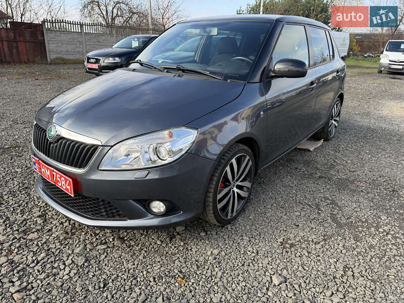 Хэтчбек Skoda Fabia 2011 в Луцке