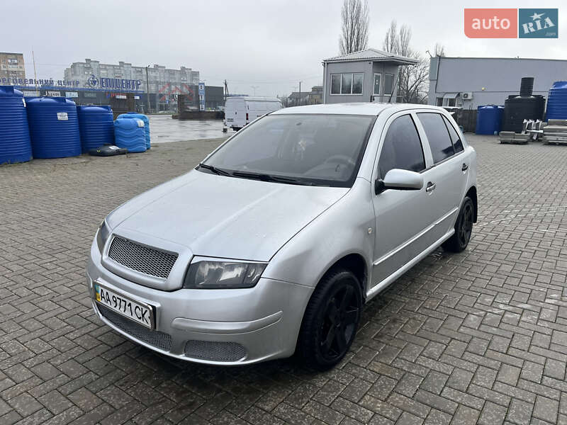Хетчбек Skoda Fabia 2004 в Первомайську Хетчбек Skoda Fabia 2004 в Первомайську