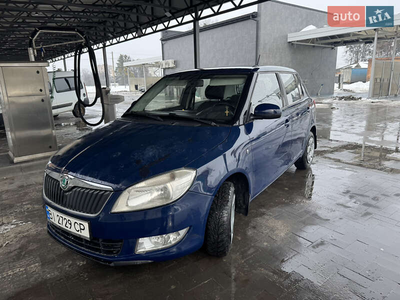 Хэтчбек Skoda Fabia 2012 в Лубнах