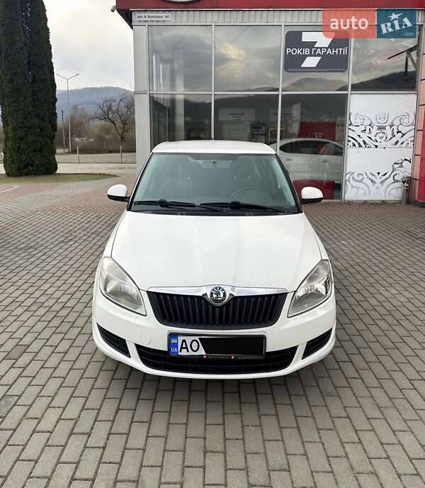 Хэтчбек Skoda Fabia 2011 в Хусте