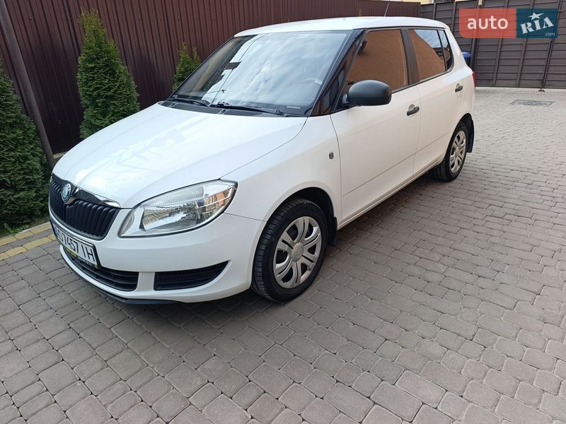 Хэтчбек Skoda Fabia 2010 в Мукачево Хэтчбек Skoda Fabia 2010 в Мукачево