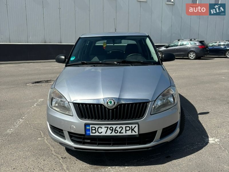 Хэтчбек Skoda Fabia 2010 в Львове Хэтчбек Skoda Fabia 2010 в Львове