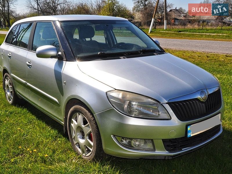 Универсал Skoda Fabia 2010 в Полтаве