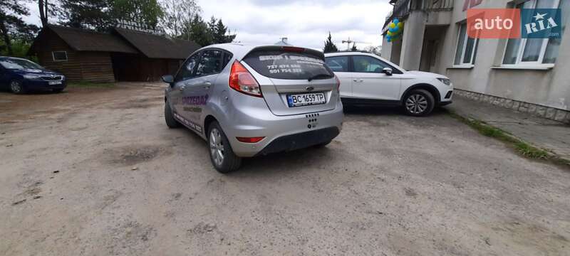 Хетчбек Ford Fiesta 2015 в Львові Хетчбек Ford Fiesta 2015 в Львові