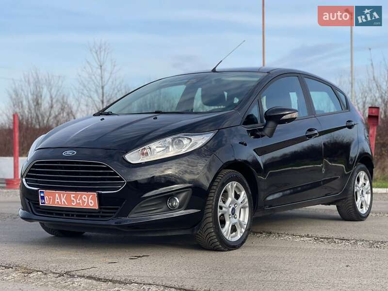 Хэтчбек Ford Fiesta 2015 в Ужгороде Хэтчбек Ford Fiesta 2015 в Ужгороде