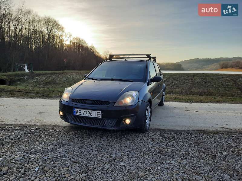 Хэтчбек Ford Fiesta 2008 в Днепре