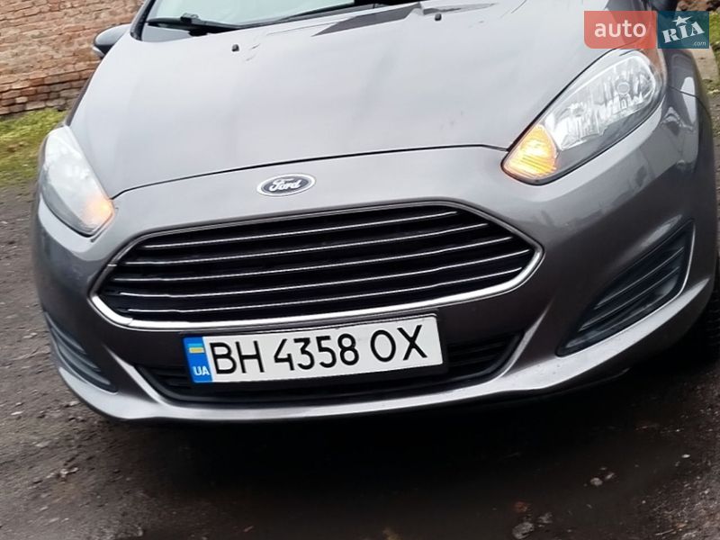 Седан Ford Fiesta 2013 в Измаиле