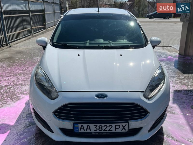 Хэтчбек Ford Fiesta 2013 в Киеве