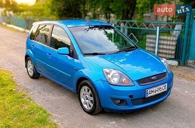 Хэтчбек Ford Fiesta 2006 в Корце