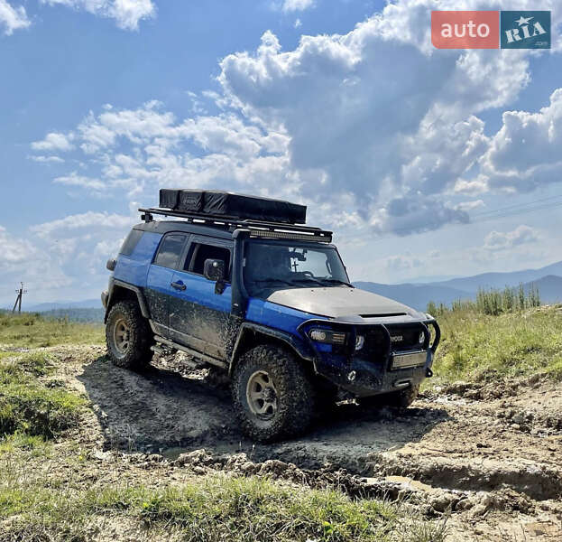 Внедорожник / Кроссовер Toyota FJ Cruiser 2007 в Киеве Внедорожник / Кроссовер Toyota FJ Cruiser 2007 в Киеве