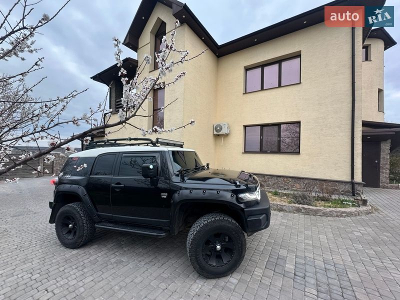 Внедорожник / Кроссовер Toyota FJ Cruiser 2006 в Кривом Роге