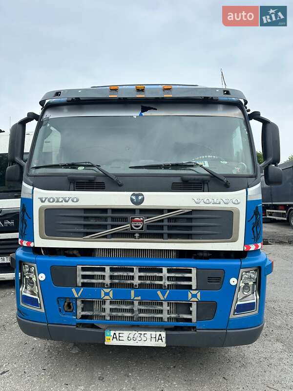 Зерновоз Volvo FM 12 2004 в Днепре Зерновоз Volvo FM 12 2004 в Днепре