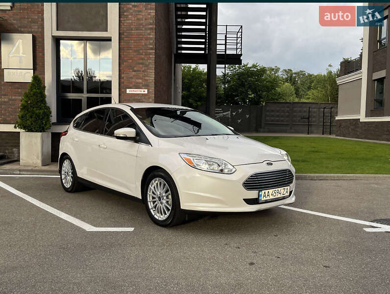 Хэтчбек Ford Focus 2013 в Киеве