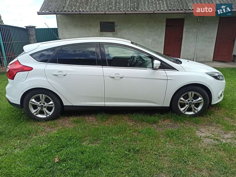 Хэтчбек Ford Focus 2012 в Ровно Хэтчбек Ford Focus 2012 в Ровно