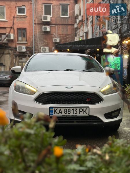 Хэтчбек Ford Focus 2016 в Киеве