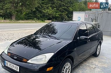 Седан Ford Focus 1999 в Микуличине
