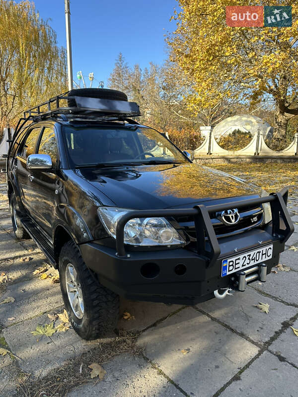 Позашляховик / Кросовер Toyota Fortuner 2007 в Миколаєві