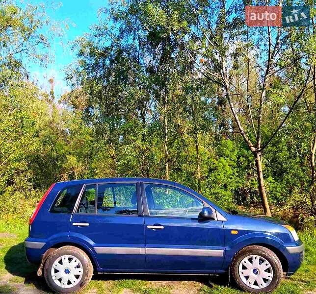 Седан Ford Fusion 2010 в Лубнах