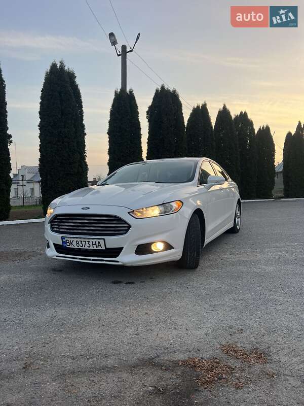 Седан Ford Fusion 2013 в Дубно
