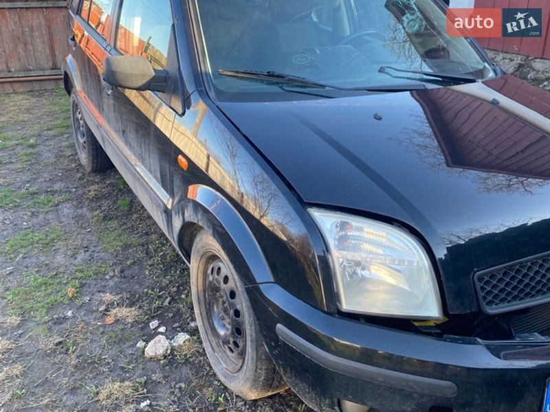 Хэтчбек Ford Fusion 2005 в Тараще