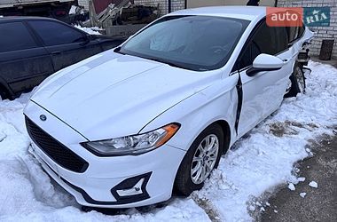 Седан Ford Fusion 2016 в Черкасах