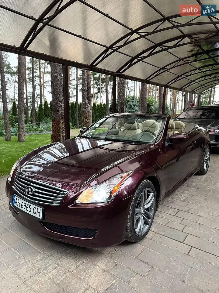 Infiniti G37 2010 photo 2
