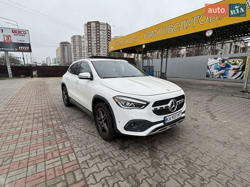 Внедорожник / Кроссовер Mercedes-Benz GLA-Class 2021 в Киеве