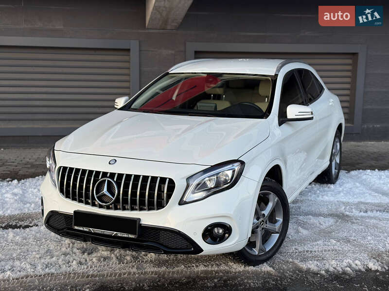 Внедорожник / Кроссовер Mercedes-Benz GLA-Class 2017 в Киеве