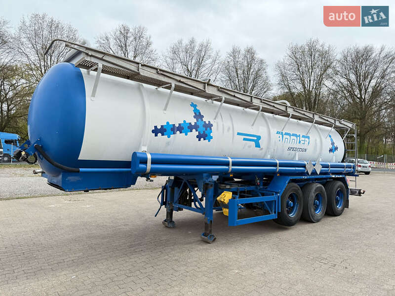 Цистерна полуприцеп Hendricks Goch 2003 в Черновцах