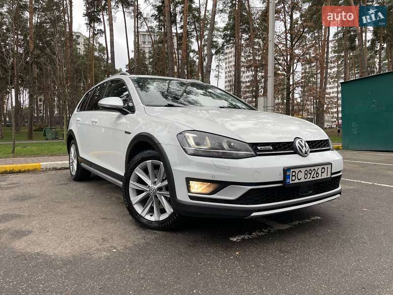 Универсал Volkswagen Golf Alltrack 2016 в Ирпене