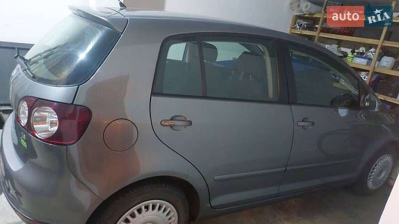 Хэтчбек Volkswagen Golf Plus 2006 в Коростене Хэтчбек Volkswagen Golf Plus 2006 в Коростене