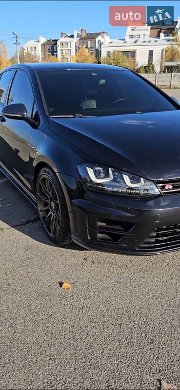 Хэтчбек Volkswagen Golf R 2016 в Белогородке Хэтчбек Volkswagen Golf R 2016 в Белогородке