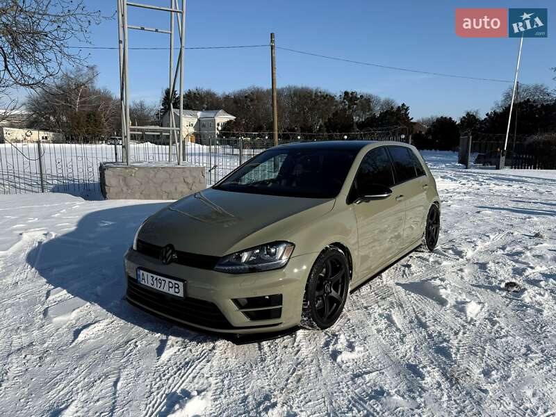 Хэтчбек Volkswagen Golf R 2017 в Виннице