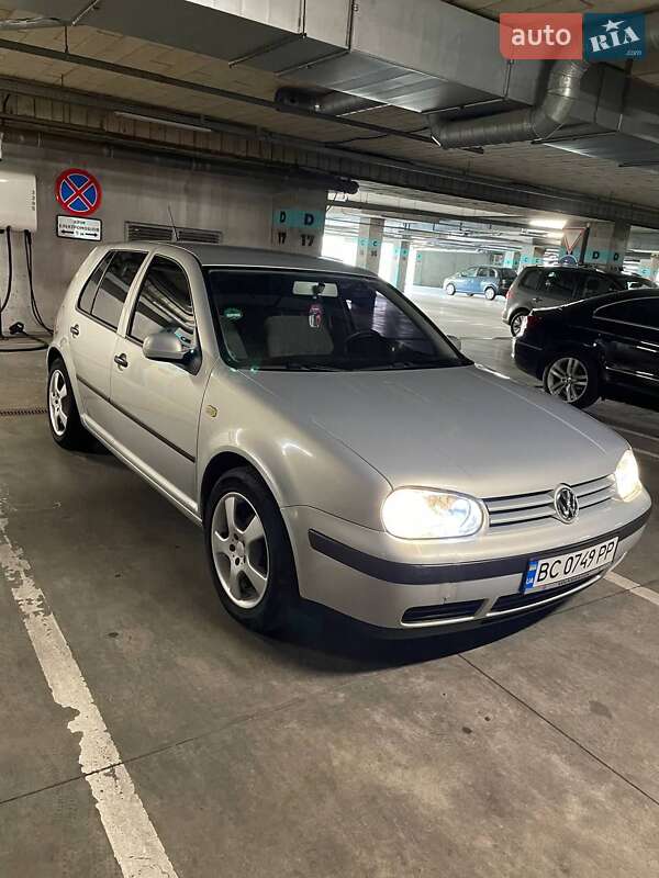 Хэтчбек Volkswagen Golf 1999 в Львове