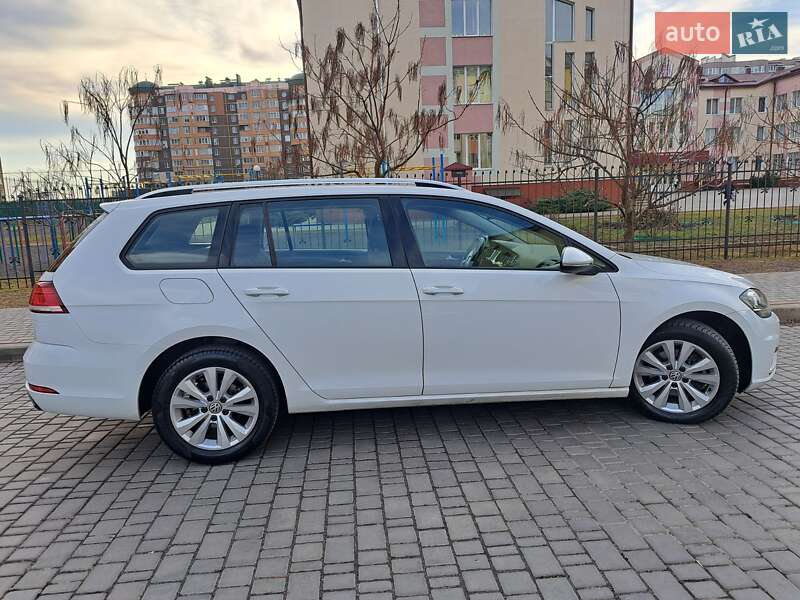 Универсал Volkswagen Golf 2019 в Луцке