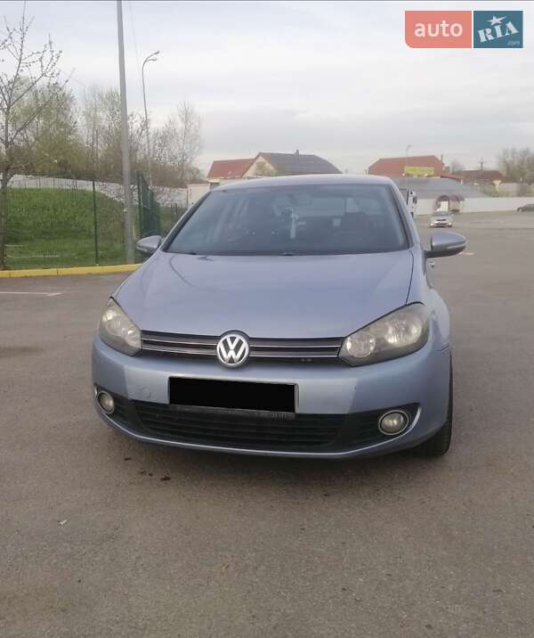 Хетчбек Volkswagen Golf 2011 в Ужгороді