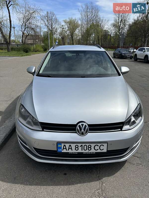 Универсал Volkswagen Golf 2013 в Киеве