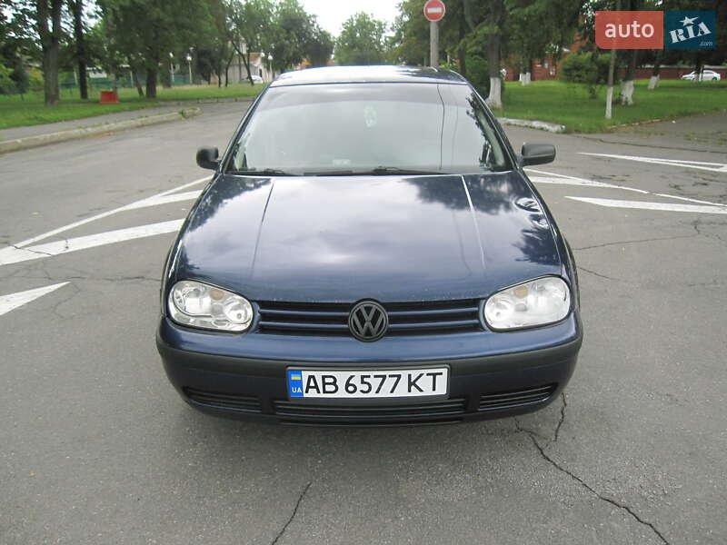 Хэтчбек Volkswagen Golf 1999 в Виннице