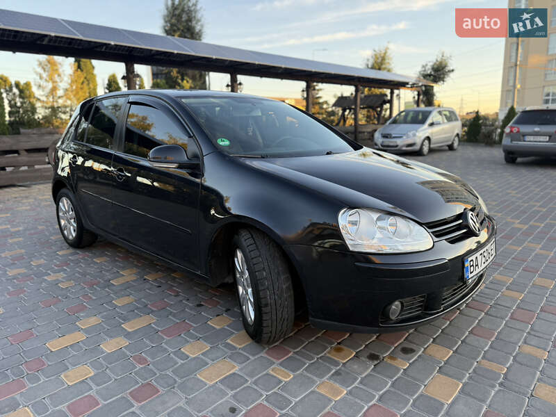 Хэтчбек Volkswagen Golf 2005 в Тернополе