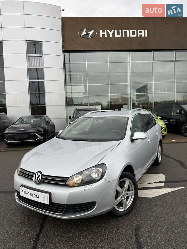 Универсал Volkswagen Golf 2010 в Киеве