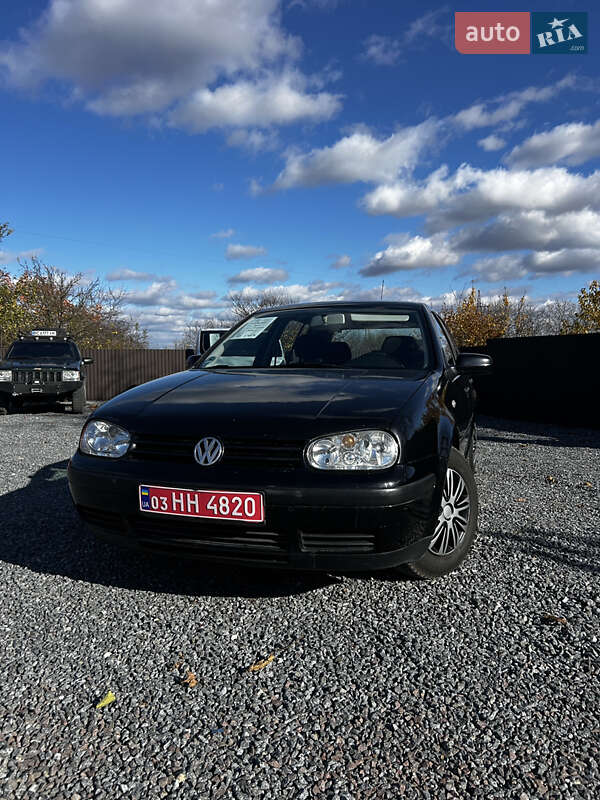 Хэтчбек Volkswagen Golf 2001 в Кременце