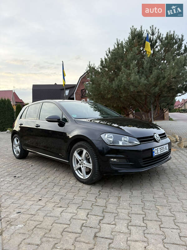 Хэтчбек Volkswagen Golf 2017 в Черновцах